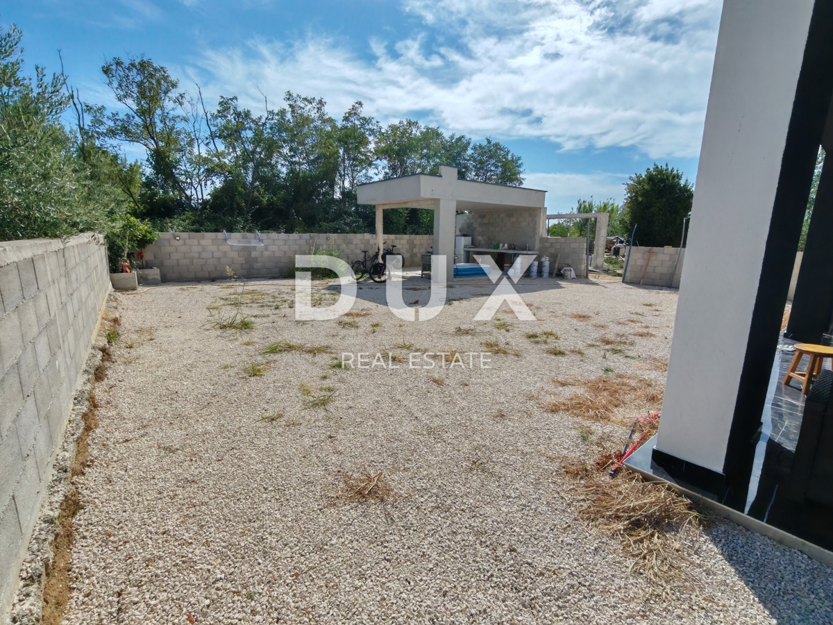 ZADAR, ZUKVE - Spaziosa casa bifamiliare con piscina! Nuova costruzione! B