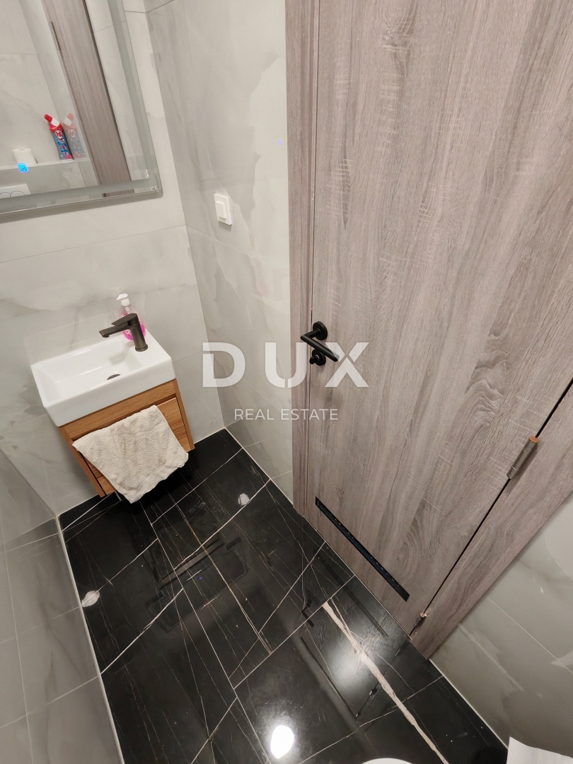 ZADAR, ZUKVE - Spaziosa casa bifamiliare con piscina! Nuova costruzione! B