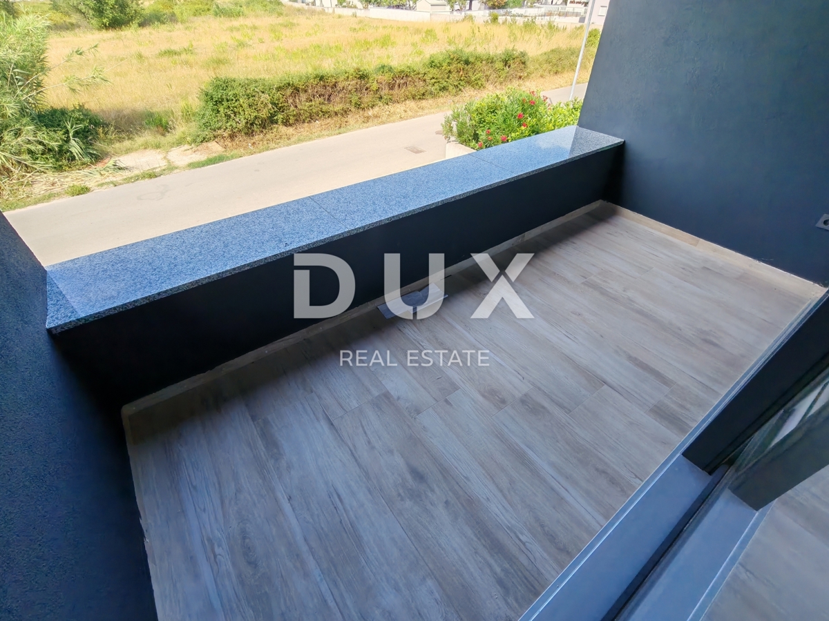 ZADAR, ZUKVE - Spaziosa casa bifamiliare con piscina! Nuova costruzione! B