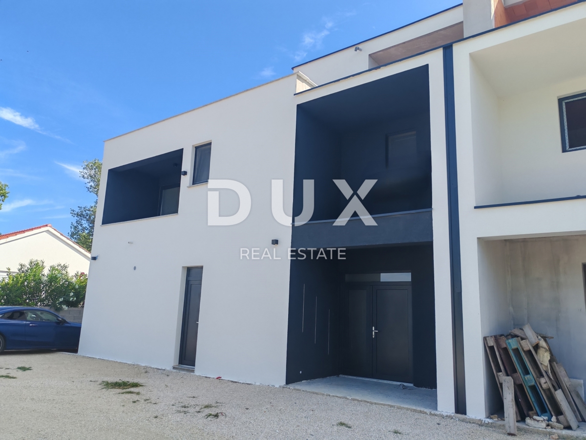 ZADAR, ZUKVE - Spaziosa casa bifamiliare con piscina! Nuova costruzione! B