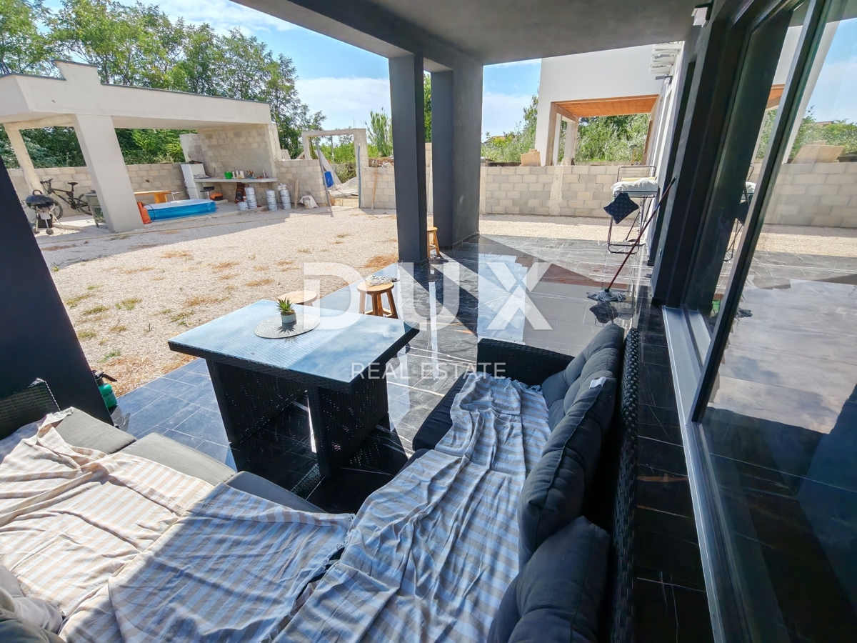 ZADAR, ZUKVE - Spaziosa casa bifamiliare con piscina! Nuova costruzione! B