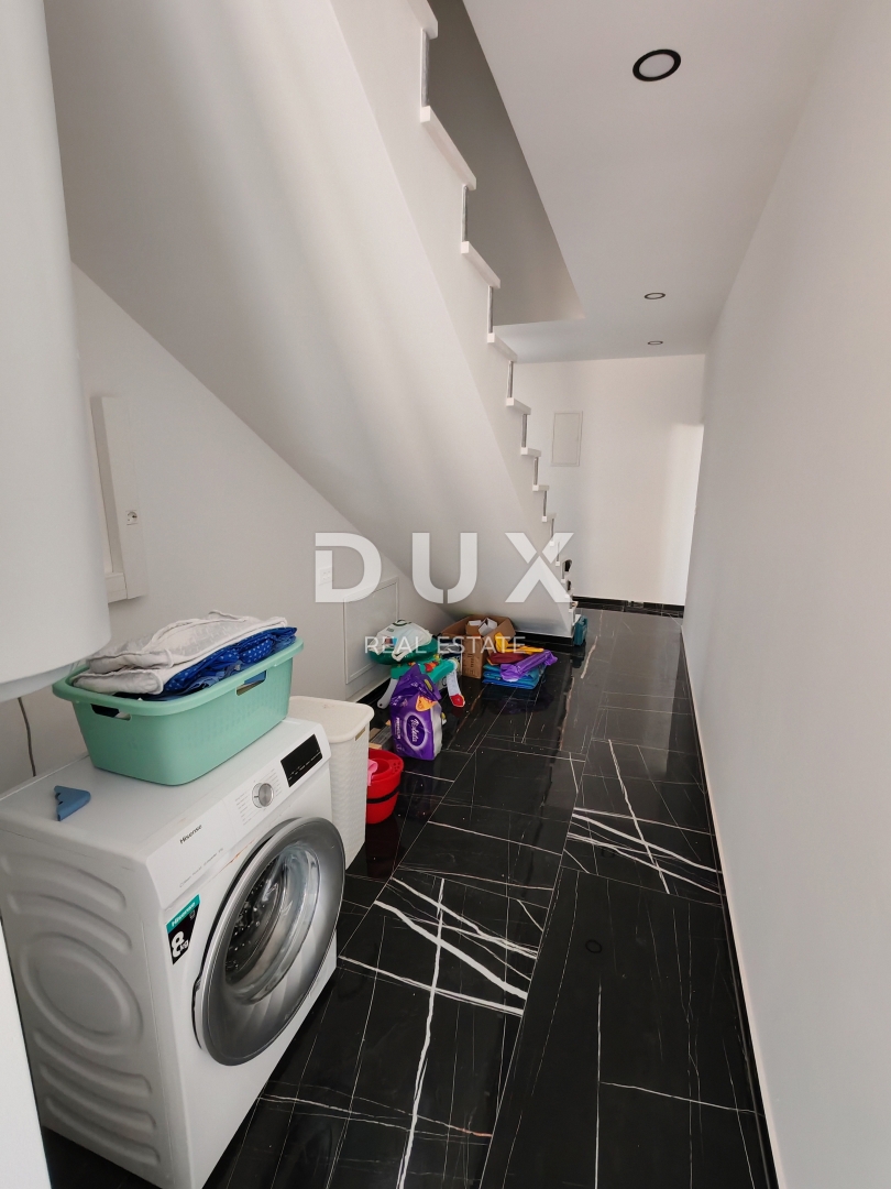 ZADAR, ZUKVE - Spaziosa casa bifamiliare con piscina! Nuova costruzione! B