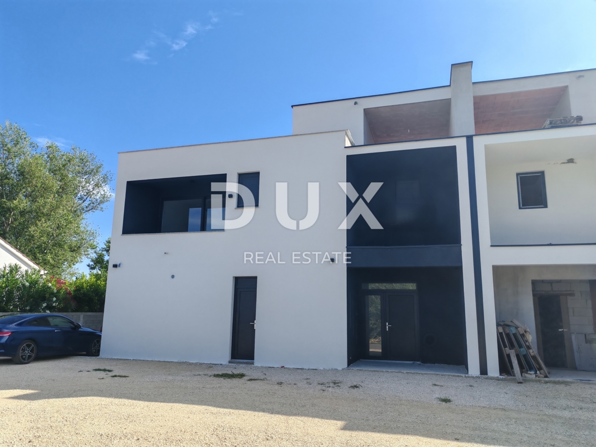 ZADAR, ZUKVE - Spaziosa casa bifamiliare con piscina! Nuova costruzione! B