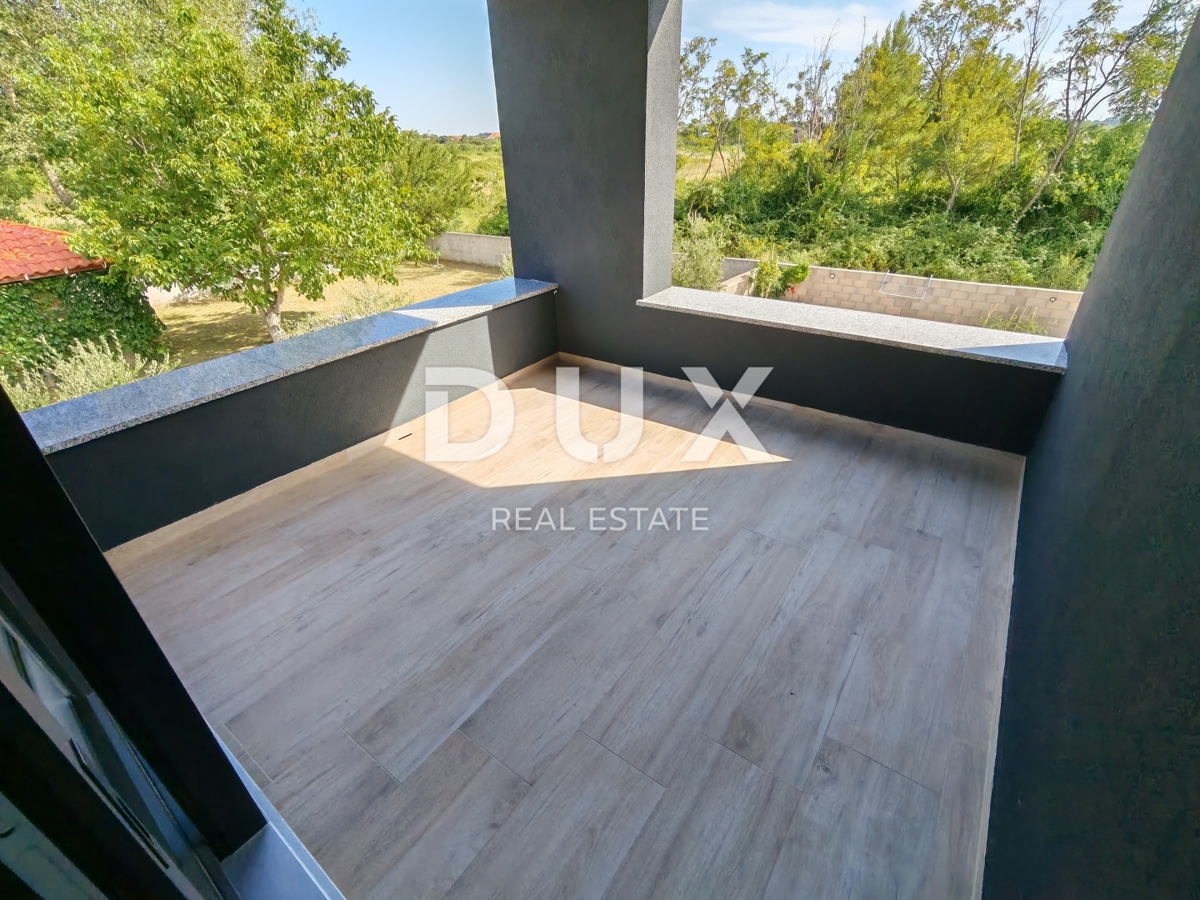 ZADAR, ZUKVE - Spaziosa casa bifamiliare con piscina! Nuova costruzione! B