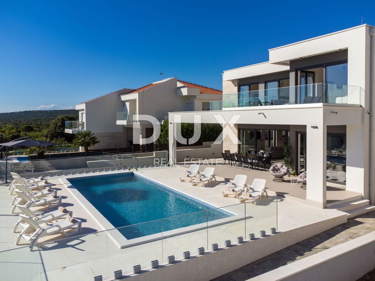 ISOLA DI PAG, NOVALJA - Villa di lusso con piscina in posizione prestigiosa