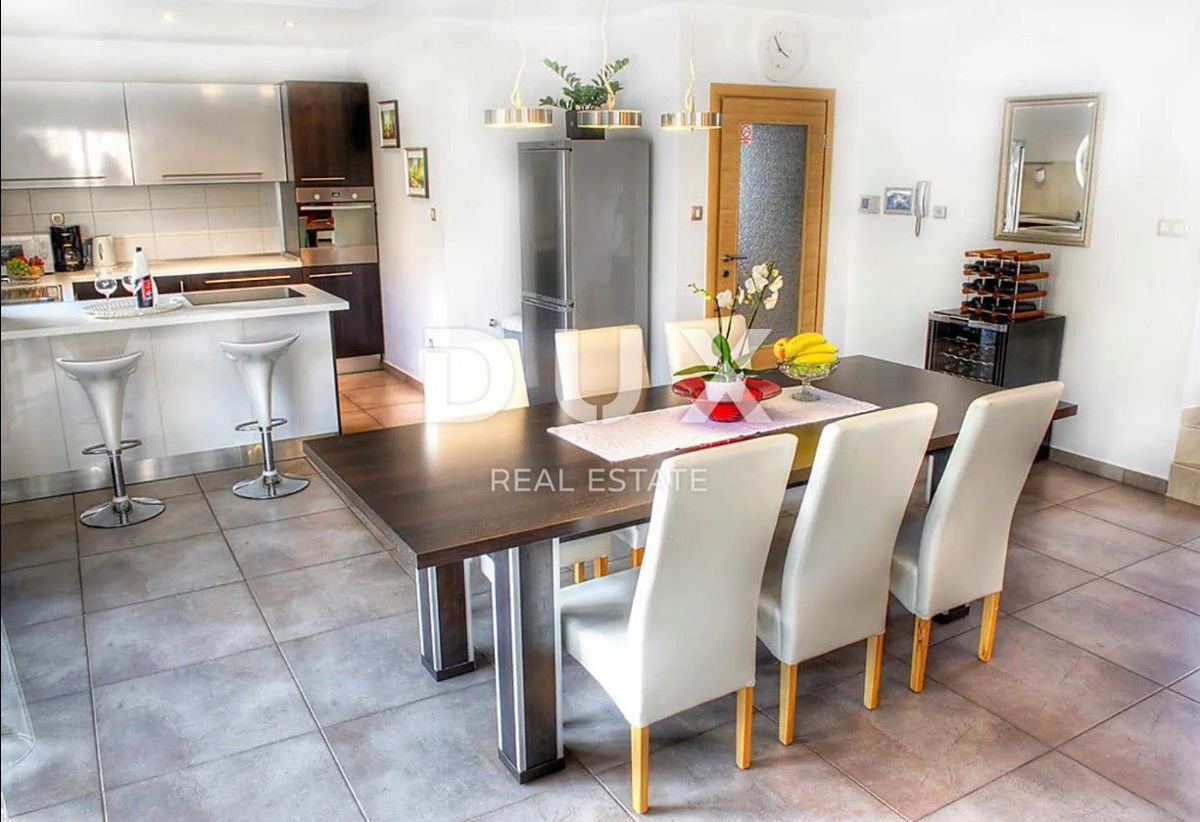 OPATIJA, POBRI - casa privata con piscina e garage in un villaggio tranquillo, vicino a Opatija