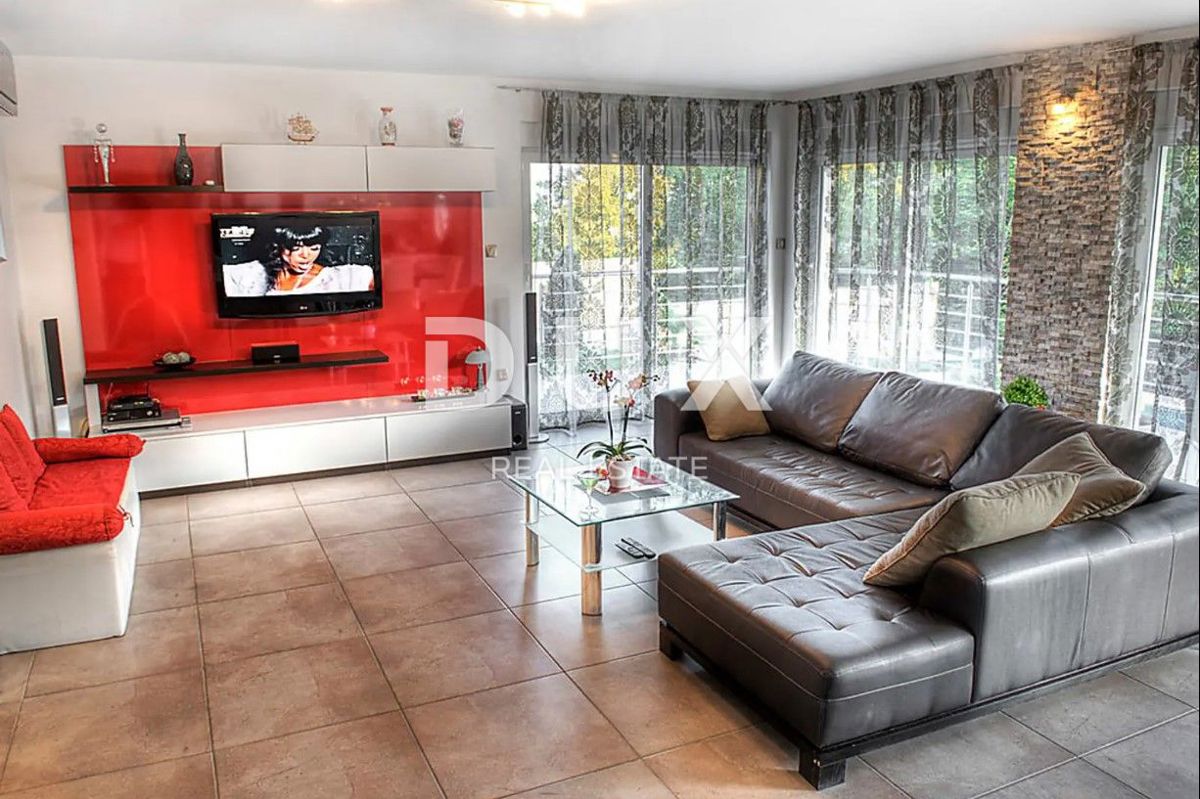 OPATIJA, POBRI - casa privata con piscina e garage in un villaggio tranquillo, vicino a Opatija