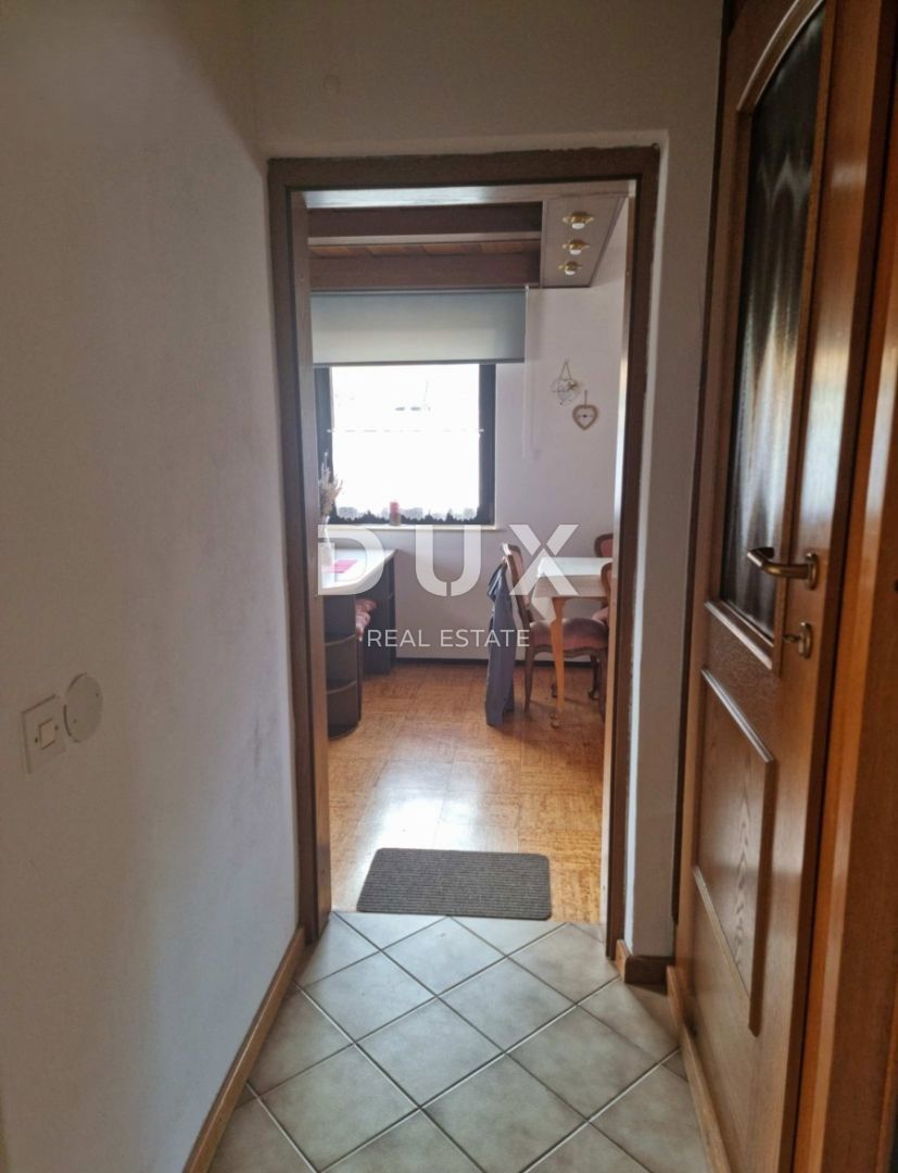 ISTRIA, UMAGO - Casa in pietra ristrutturata con 4 unità, a soli 200 m dal mare!