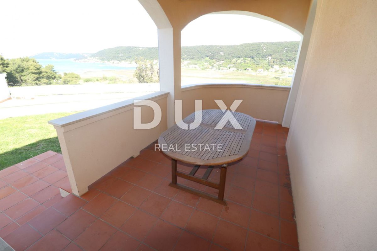 ISOLA DI RAB, SUPETARSKA DRAGA - Casa con appartamenti in ottima posizione