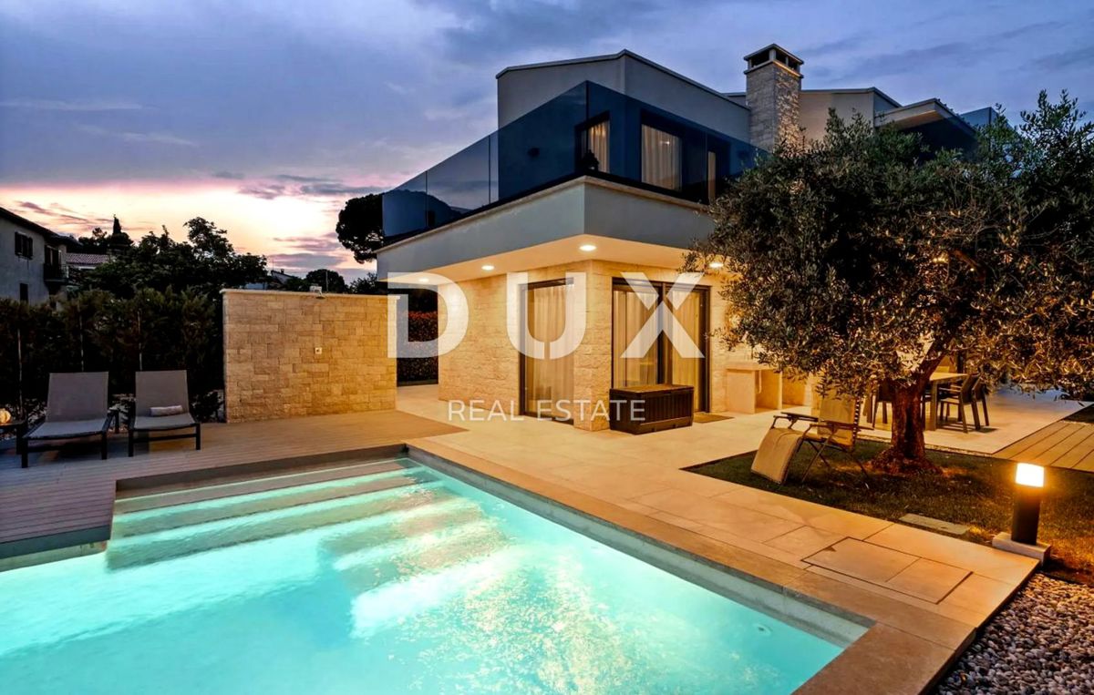 ISTRIA, PARENZO - Casa attraente con piscina