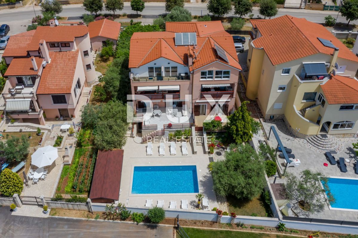 ISTRIA, PEROJ - Grazioso condominio con piscina e vista mare!