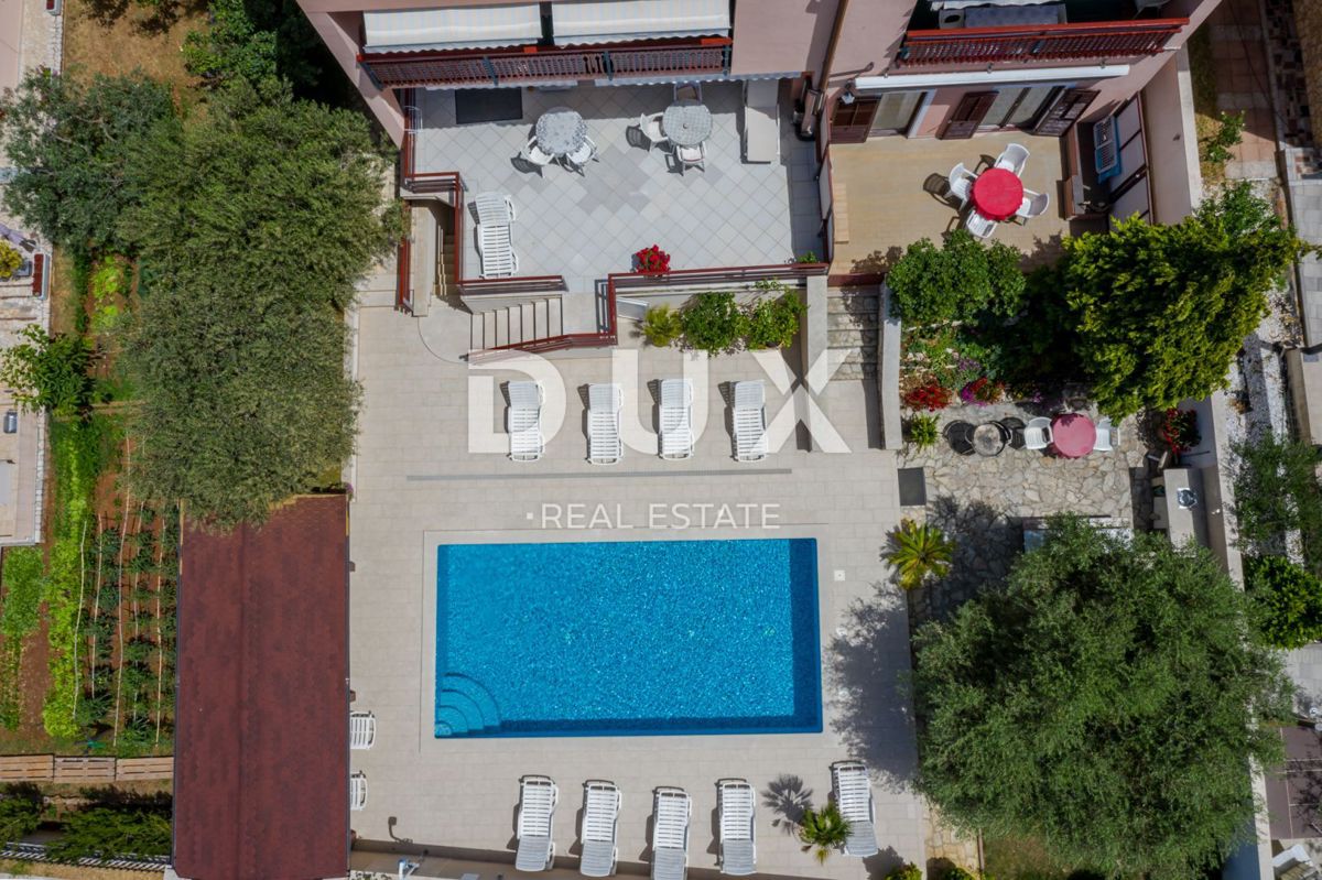 ISTRIA, PEROJ - Grazioso condominio con piscina e vista mare!