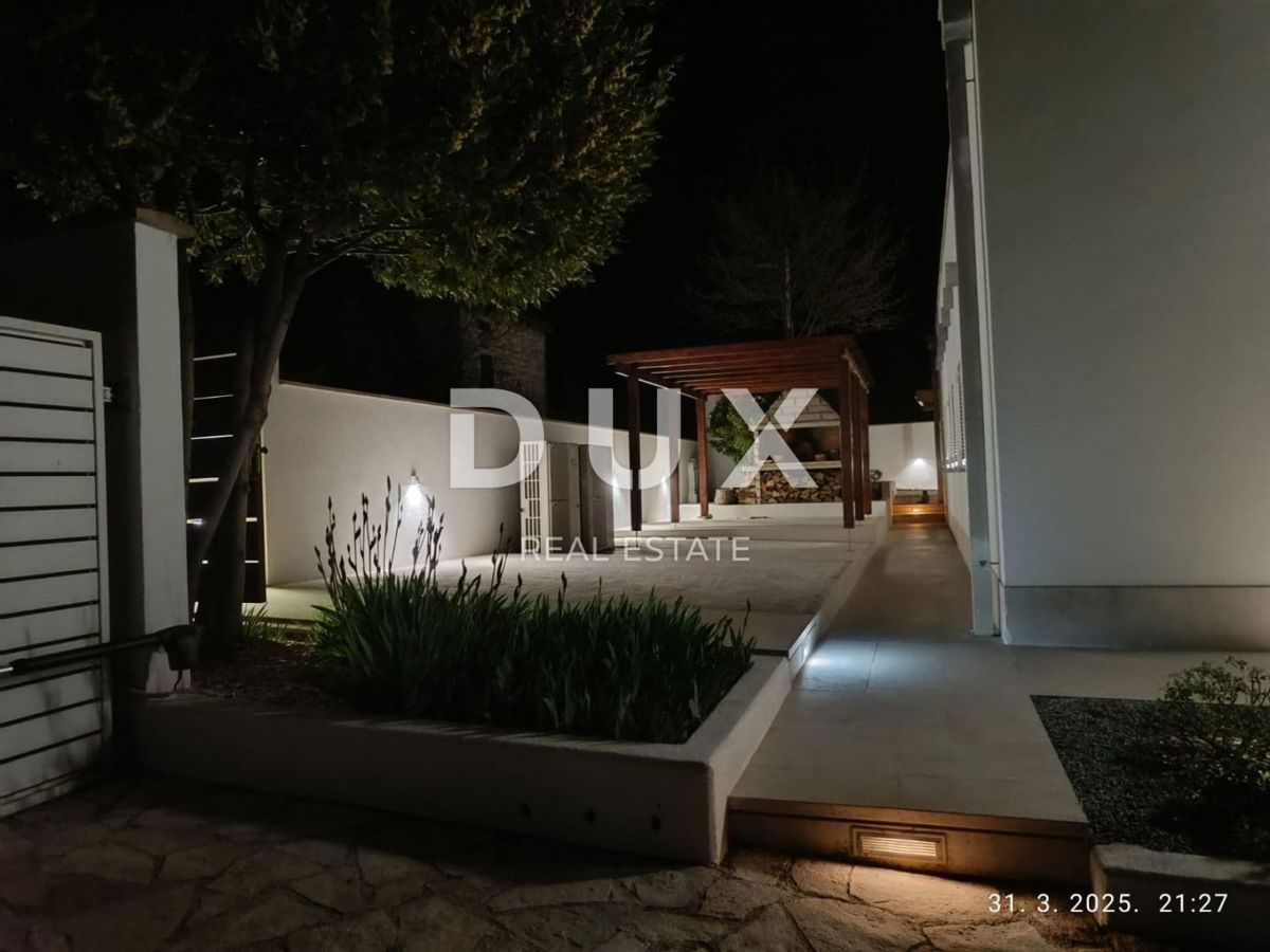 ISTRIA, PARENZO - Esclusiva villa di design per famiglie con oasi benessere e piscina riscaldata