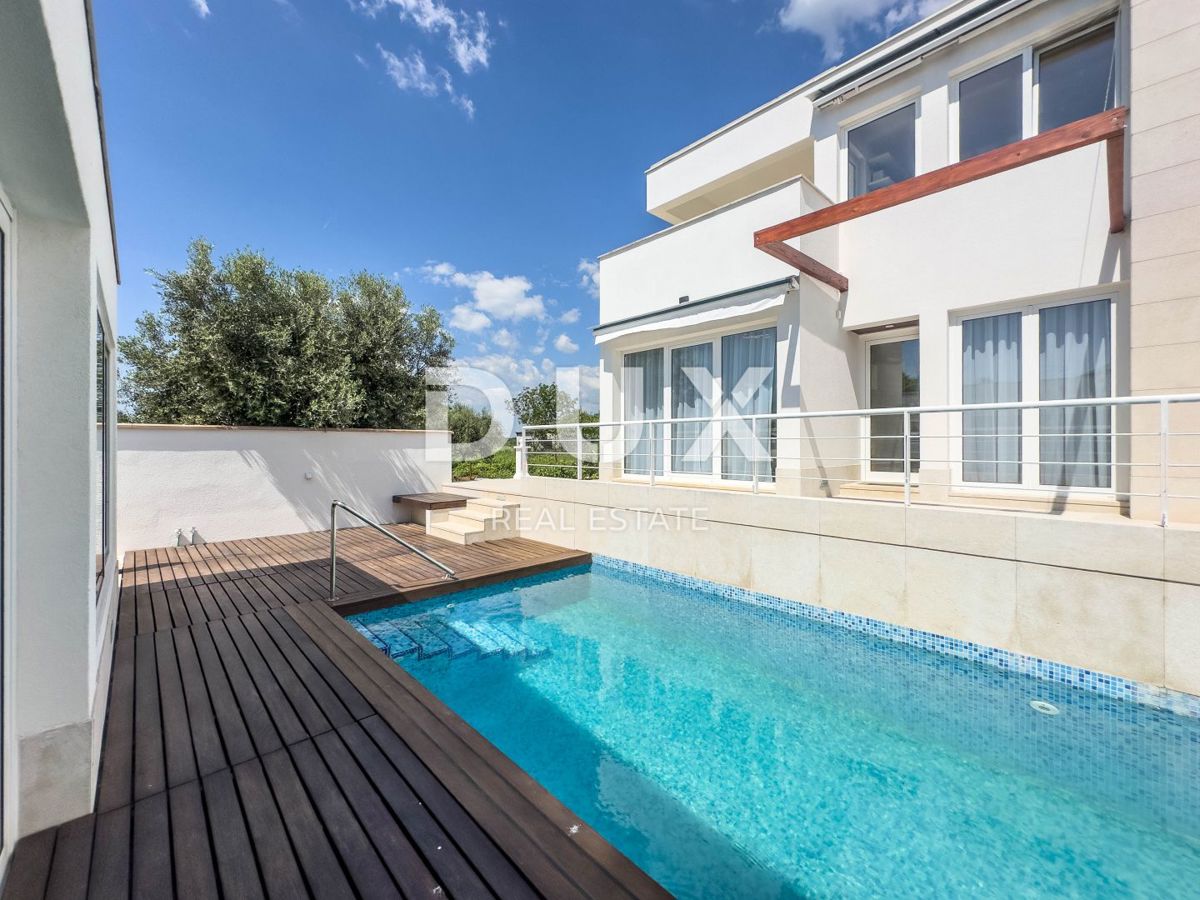 ISTRIA, PARENZO - Esclusiva villa di design per famiglie con oasi benessere e piscina riscaldata