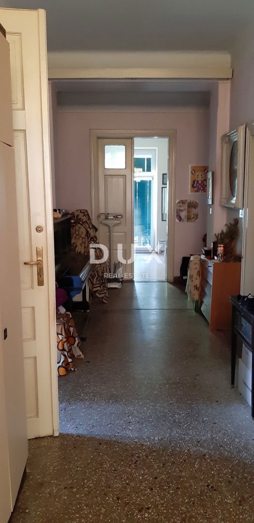 ABBAZIA, LOVRAN - appartamento di 152m2 con una bellissima vista pieno di potenziale