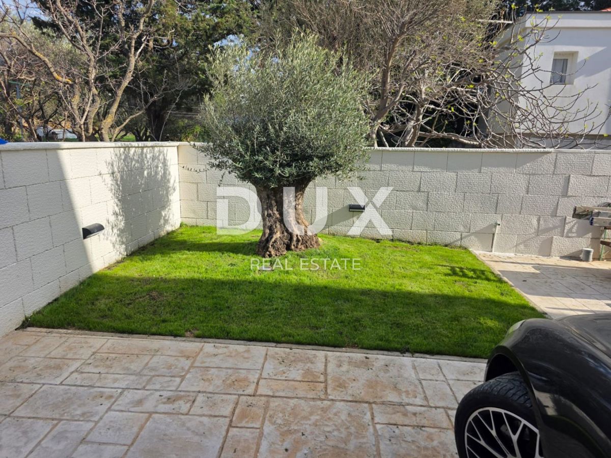 ISOLA DI PAG, STARA NOVALJA - casa di lusso con piscina in ottima posizione, nuova costruzione