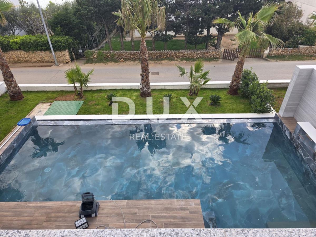 ISOLA DI PAG, STARA NOVALJA - casa di lusso con piscina in ottima posizione, nuova costruzione
