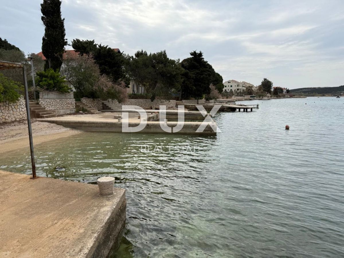 ISOLA DI PAG, STARA NOVALJA - casa di lusso con piscina in ottima posizione, nuova costruzione