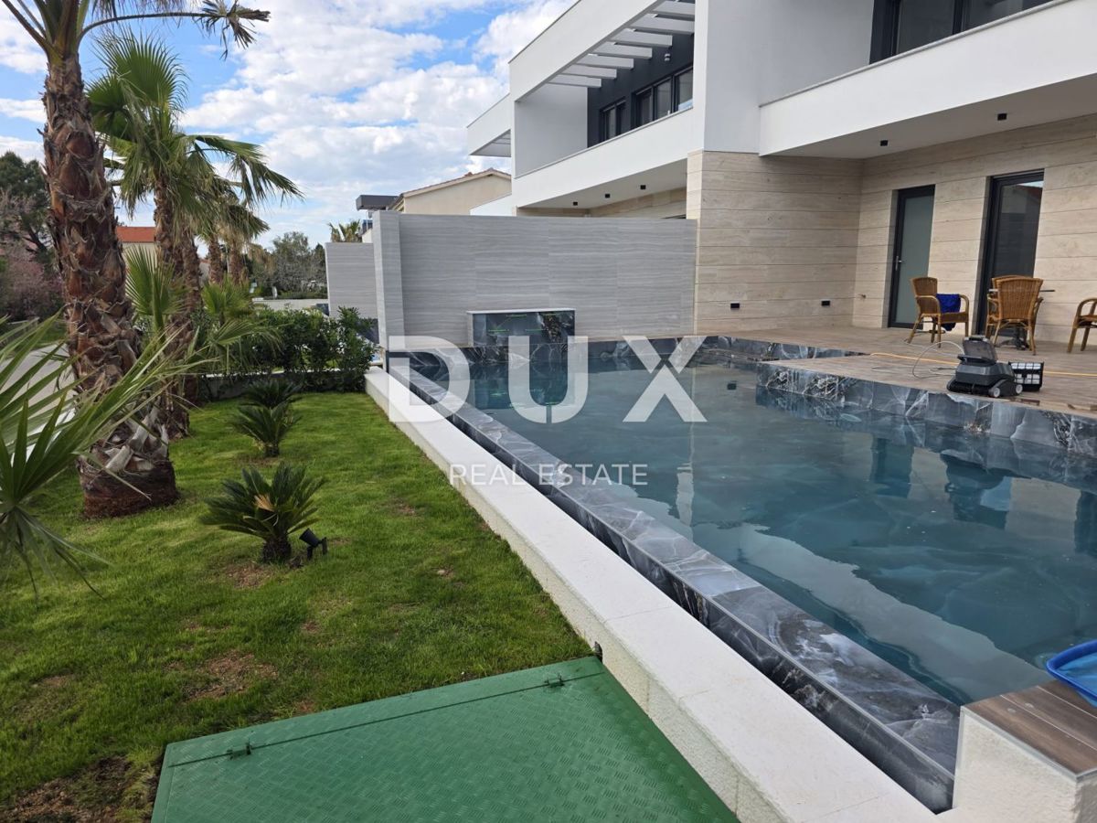 ISOLA DI PAG, STARA NOVALJA - casa di lusso con piscina in ottima posizione, nuova costruzione