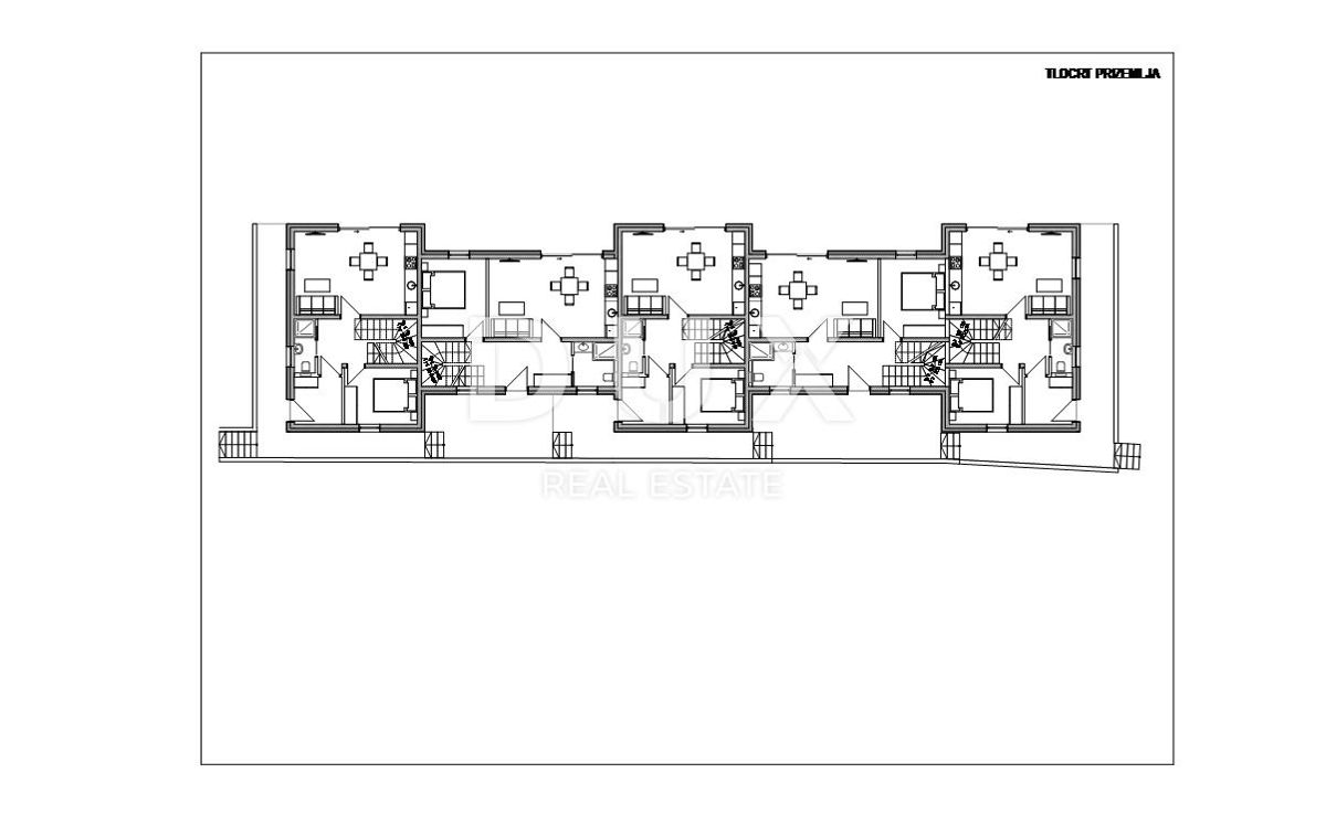 ISTRIA, PARENZO - Terreno edificabile con permesso di costruire valido per la costruzione di 5 case in fila! RARITÀ E OCCASIONE!
