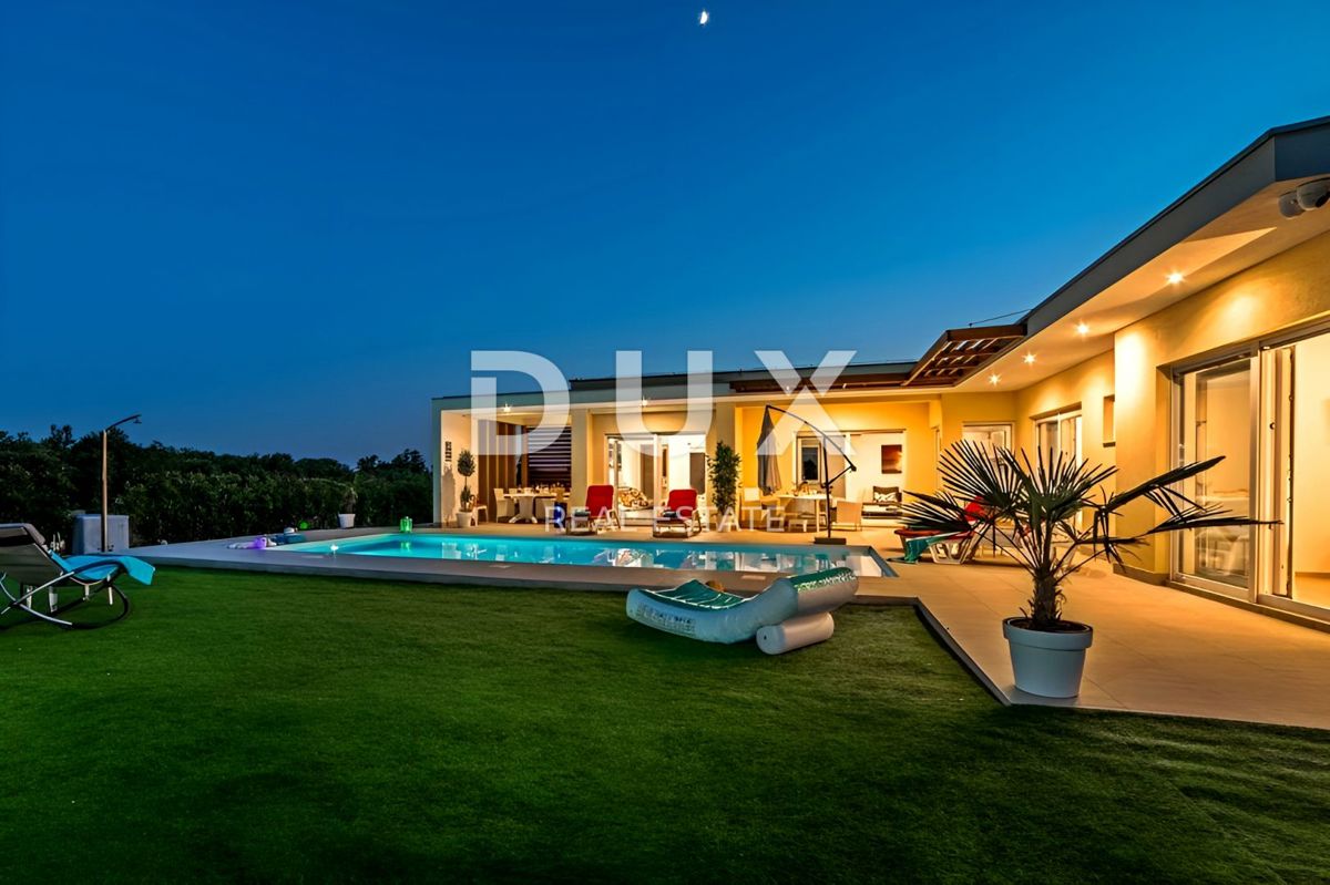 ISTRIA, SVETVINČENAT - Casa con piscina