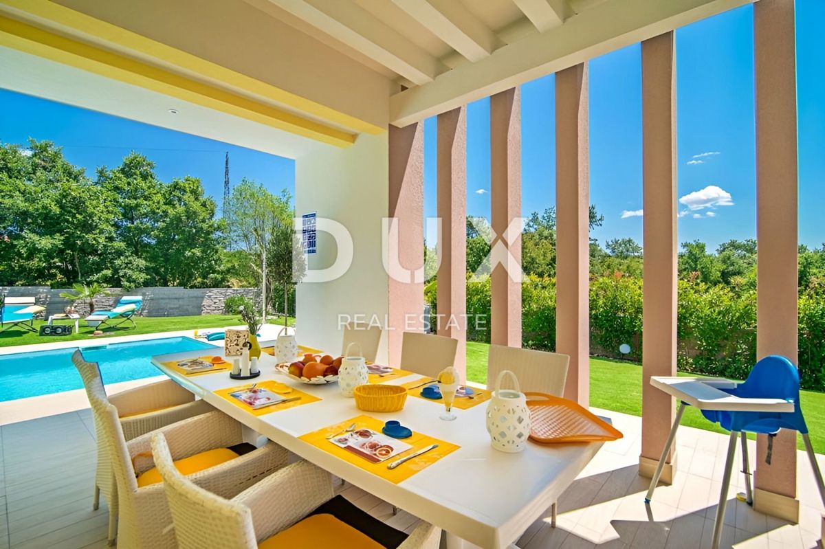 ISTRIA, SVETVINČENAT - Casa con piscina