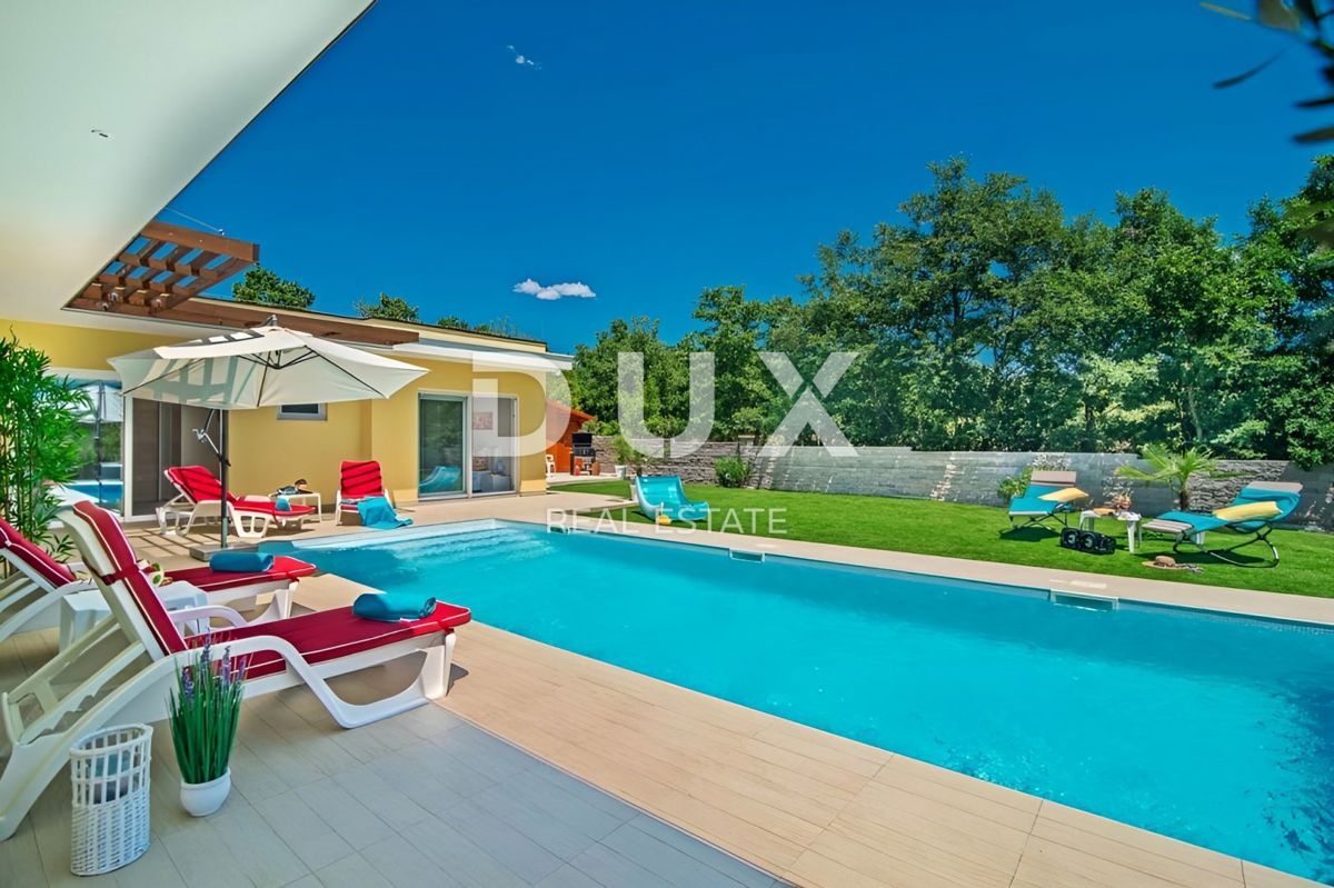 ISTRIA, SVETVINČENAT - Casa con piscina
