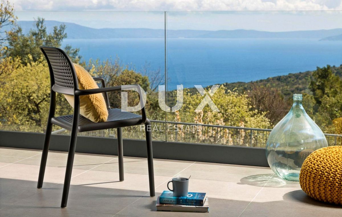 ISTRIA, RABAC - Casa con piscina e vista mare