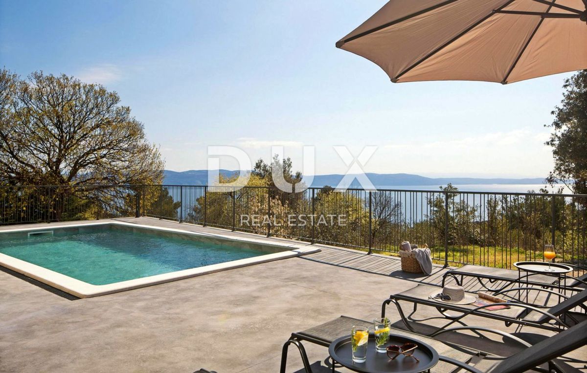ISTRIA, RABAC - Casa con piscina e vista mare