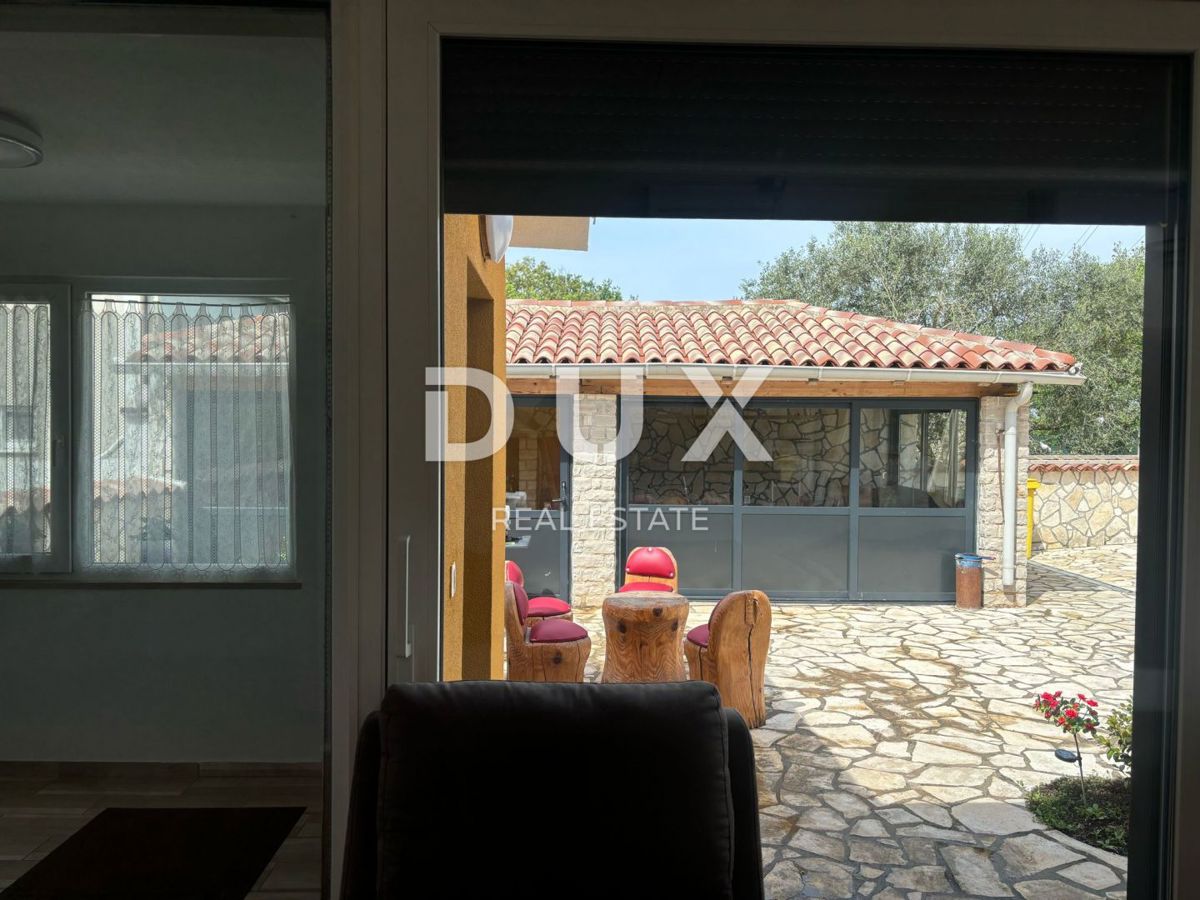 ISTRIA, MEDULIN - Casa a un piano con taverna e piscina!