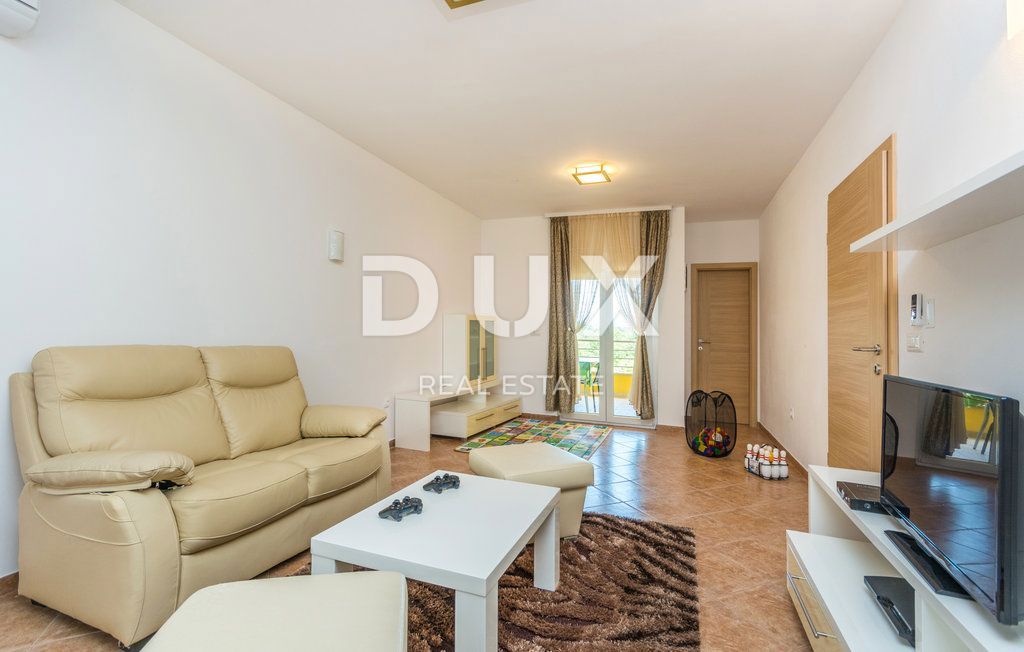 ISTRIA, POREČ (dintorni) - Casa bifamiliare con piscina