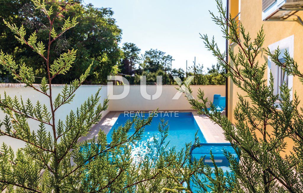 ISTRIA, POREČ (dintorni) - Casa bifamiliare con piscina