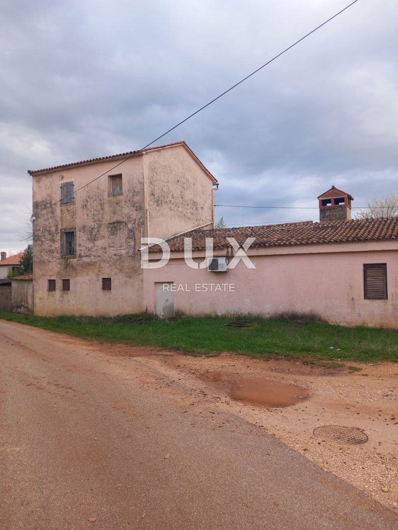 ISTRIA, PARENZO - Locale commerciale con terreno edificabile