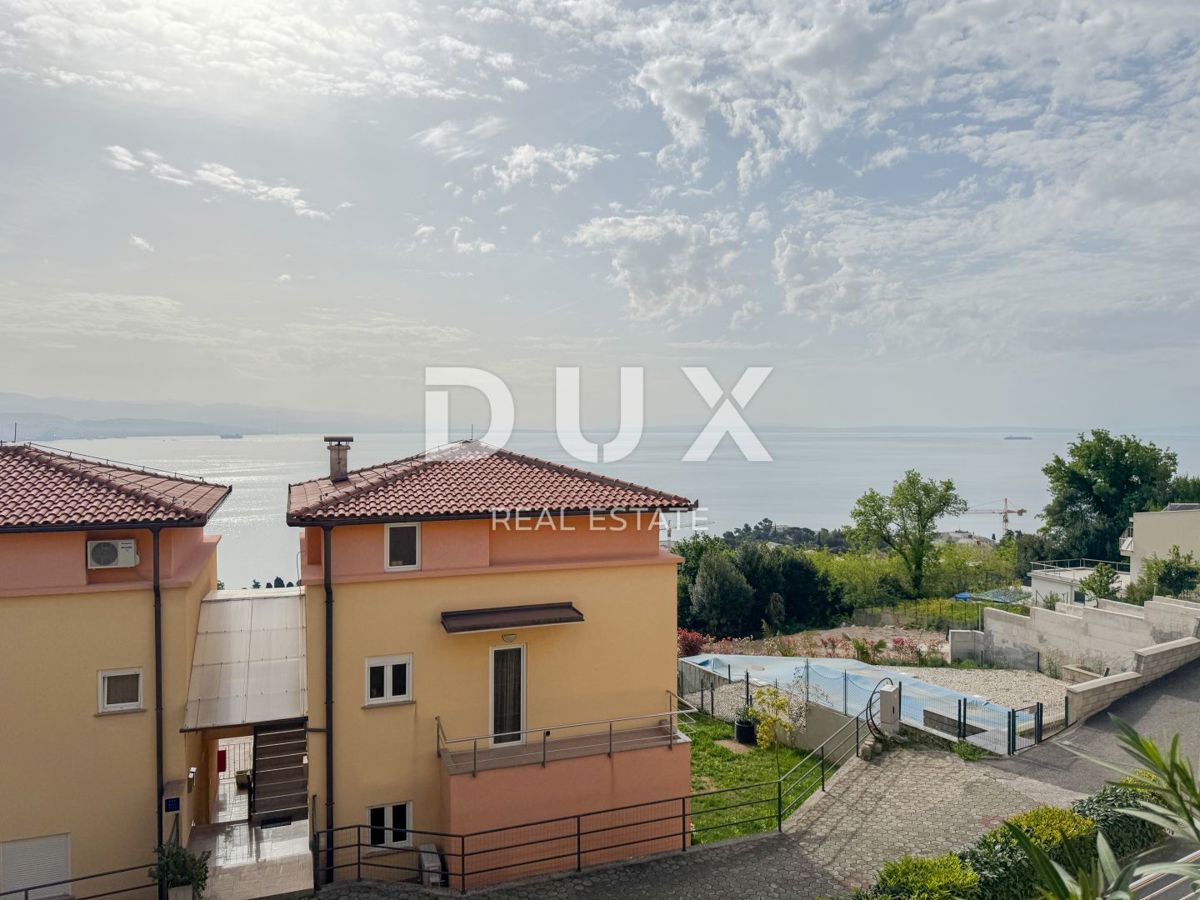 ABBAZIA, CENTRO - splendido appartamento con terrazza e posto auto in garage con fantastica vista mare, PISCINA!