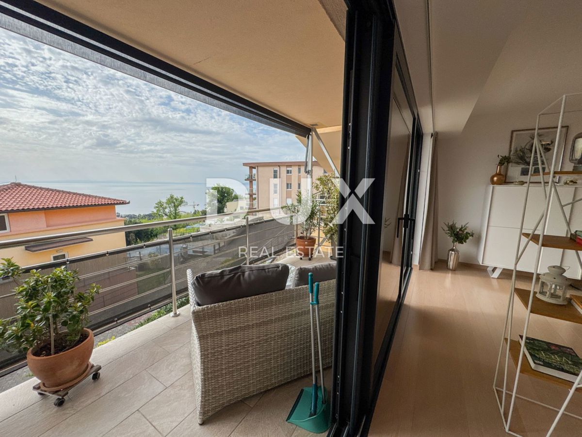 ABBAZIA, CENTRO - splendido appartamento con terrazza e posto auto in garage con fantastica vista mare, PISCINA!