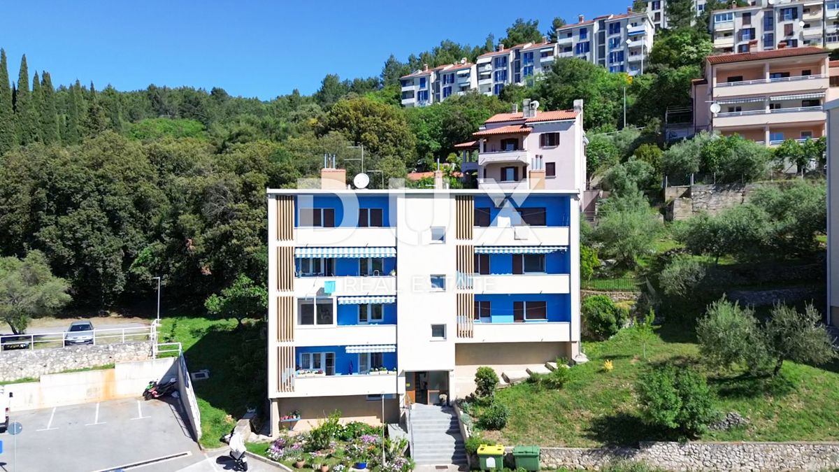 ISTRIA, RABAC - Esclusiva, solo nella nostra offerta! Appartamento arredato con vista mare