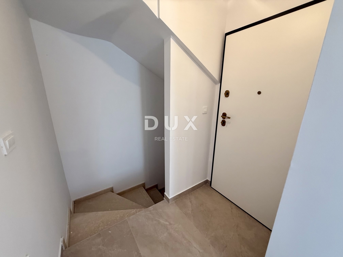 CRIKVENICA, DRAMALJ - Appartamento su due piani con piscina in un nuovo edificio a soli 300 metri dal mare!