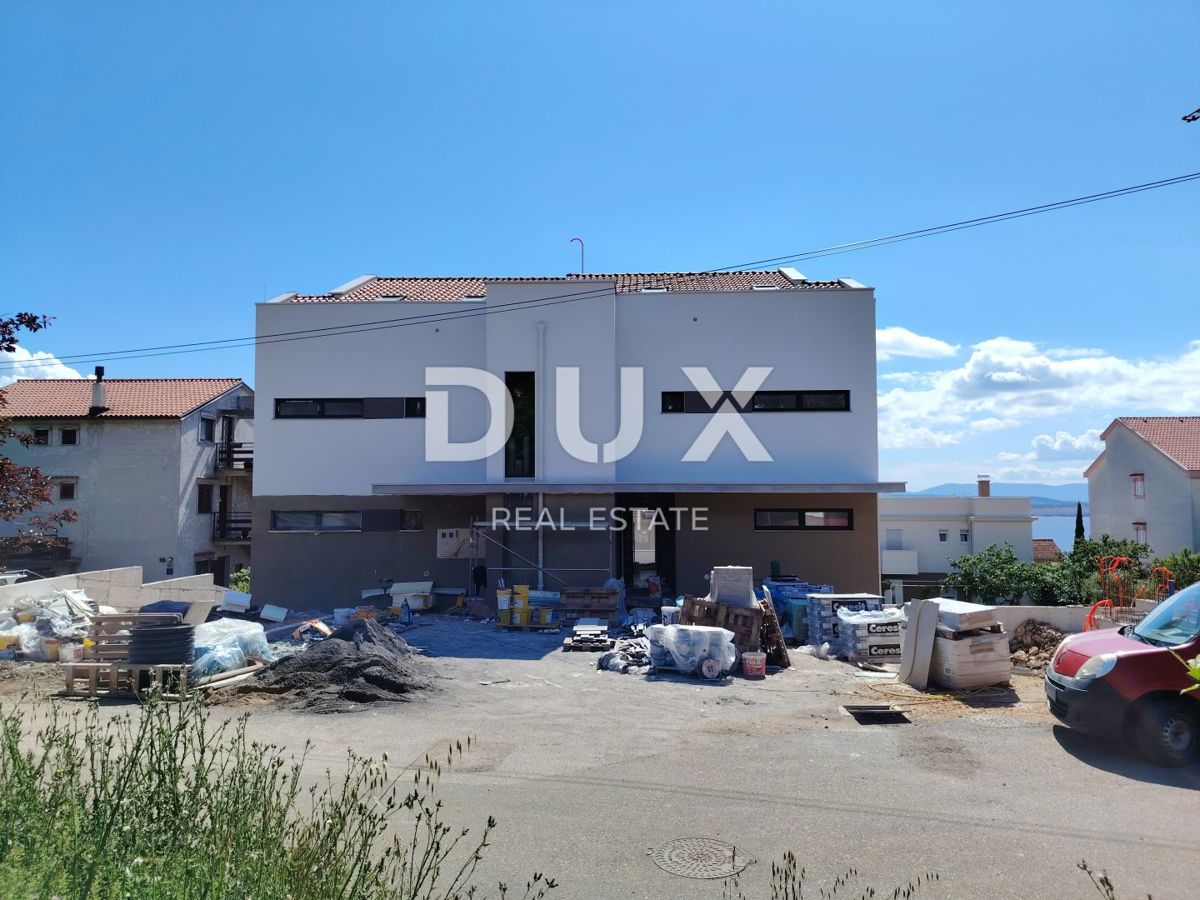 CRIKVENICA, DRAMALJ - Appartamento su due piani con piscina in un nuovo edificio a soli 300 metri dal mare!