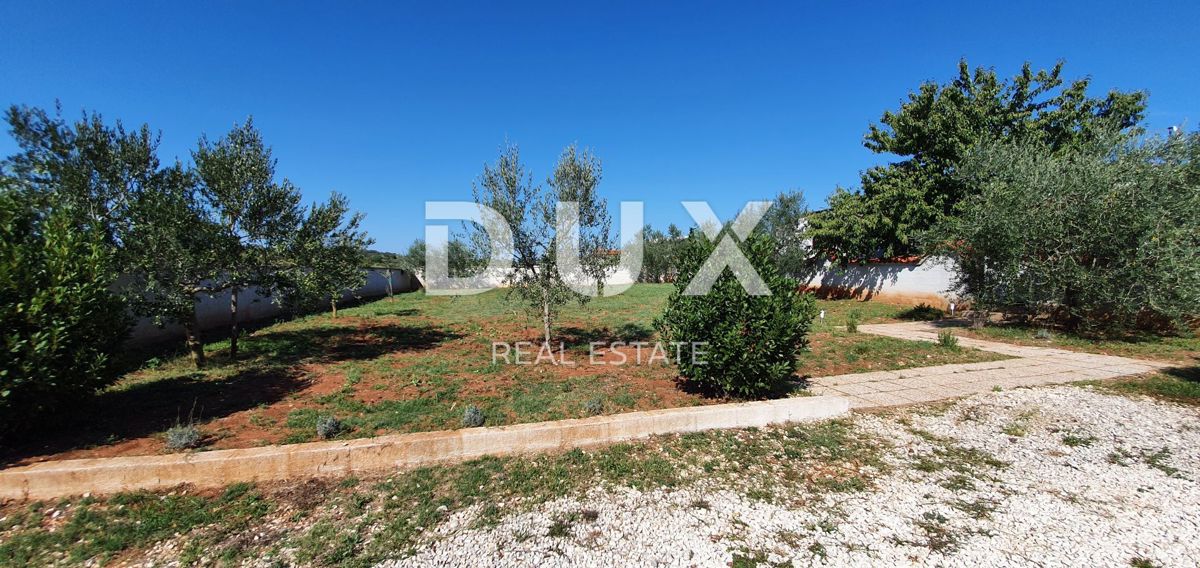 ISTRIA, POLA - Terreno edificabile ad uso residenziale 600 m2