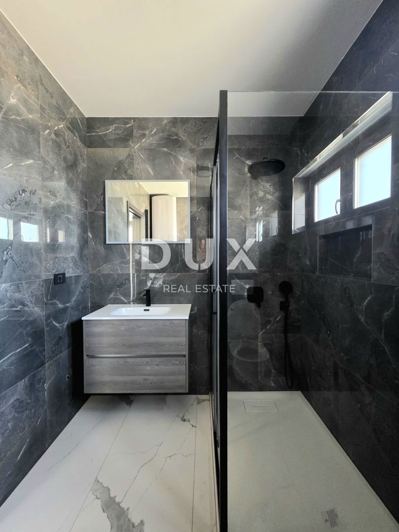 ISTRIA, ŠTINJAN - Una combinazione perfetta di lusso e comfort, appartamento 2SS+DB con garage privato a soli 500 metri da spiagge ben curate e lunghe passeggiate in riva al mare