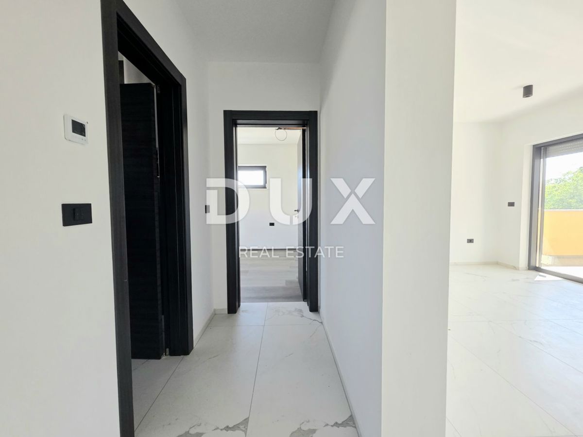 ISTRIA, ŠTINJAN - Una combinazione perfetta di lusso e comfort, appartamento 2SS+DB con garage privato a soli 500 metri da spiagge ben curate e lunghe passeggiate in riva al mare