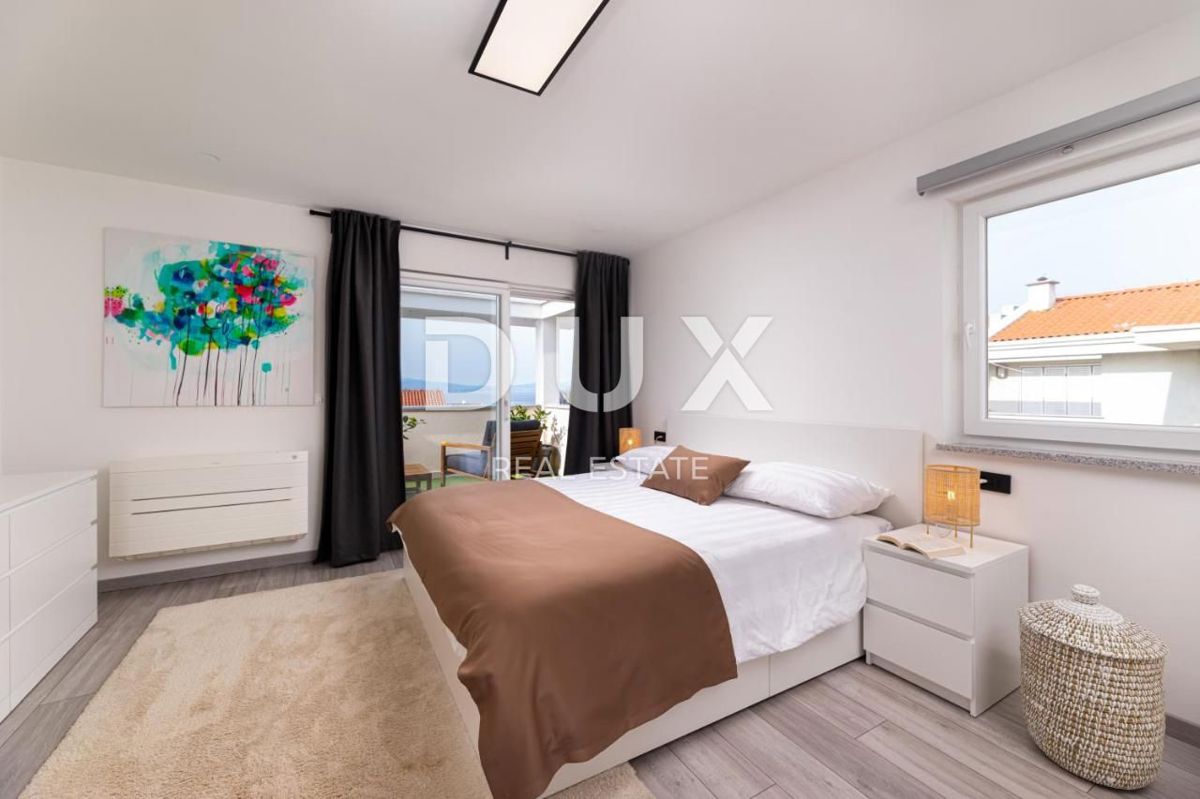 MALINSKA - Casa completamente ristrutturata su tre piani con vista mare!
