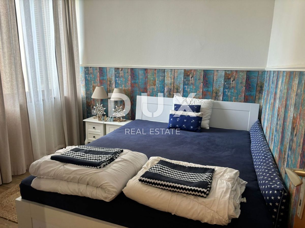 ISTRIA, PARENZO - Appartamento con due camere da letto e vista mare per sempre!