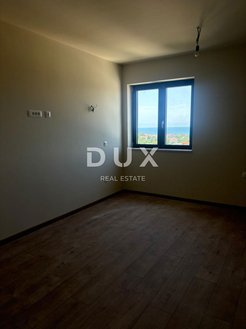 ISTRIA, PARENZO - Attico esclusivo con terrazza panoramica e vista sul mare!