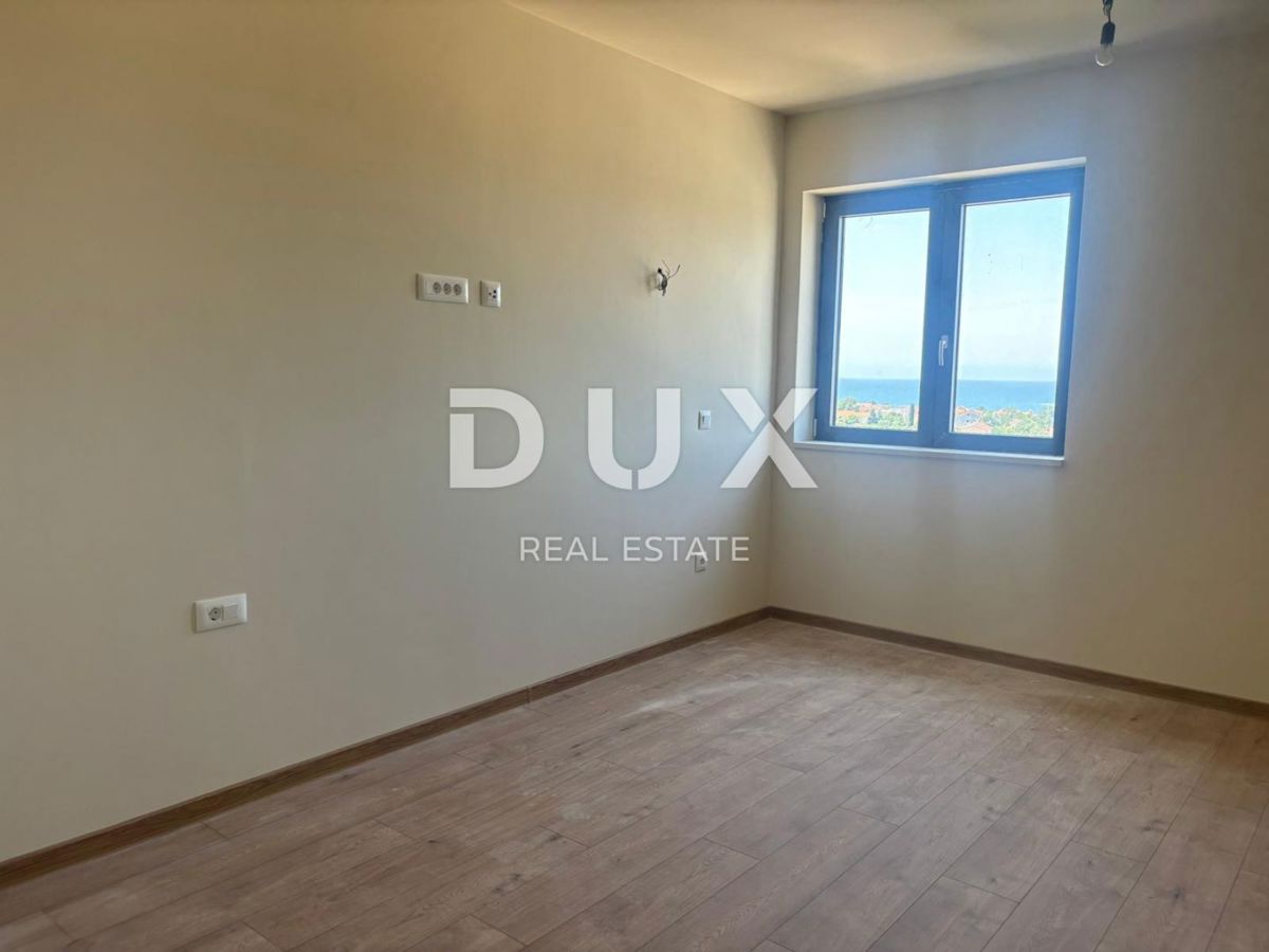 ISTRIA, PARENZO - Attico esclusivo con terrazza panoramica e vista sul mare!