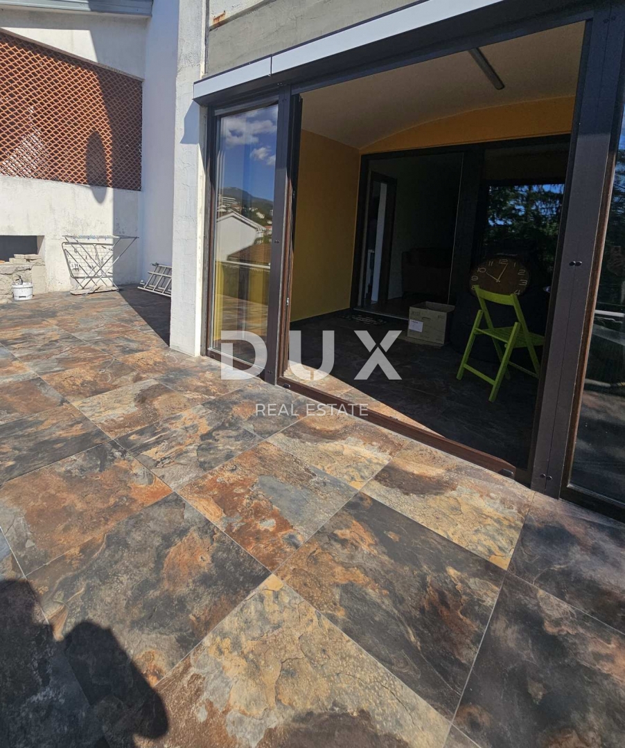 OPATIJA, VOLOSKO - appartamento 108m2, soggiorno + 3 camere da letto, piano terra rialzato, vista mare