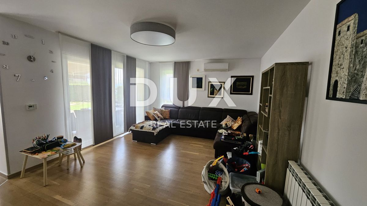 KASTAV - nuovo edificio, bellissimo appartamento di 111 m2 con 3 camere da letto + soggiorno e giardino