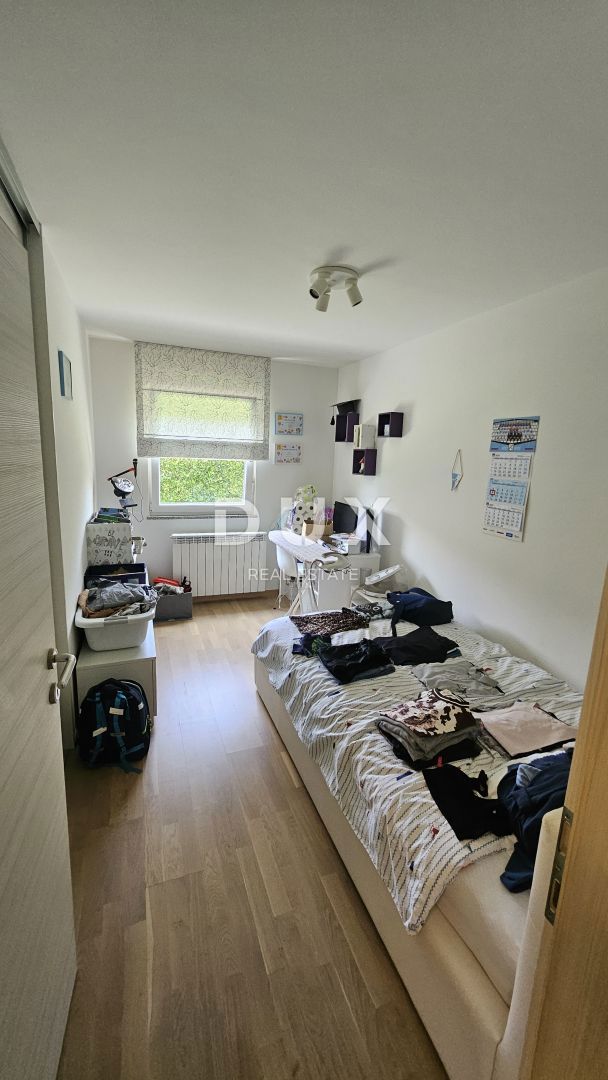 KASTAV - nuovo edificio, bellissimo appartamento di 111 m2 con 3 camere da letto + soggiorno e giardino