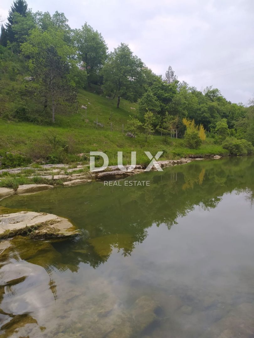 ISTRIA, PAZIN - Casa familiare immersa nella natura con un giardino curato, vista sul verde