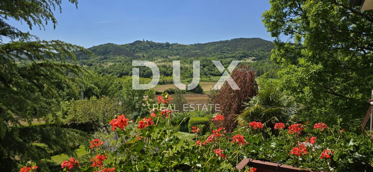 ISTRIA, PAZIN - Casa familiare immersa nella natura con un giardino curato, vista sul verde
